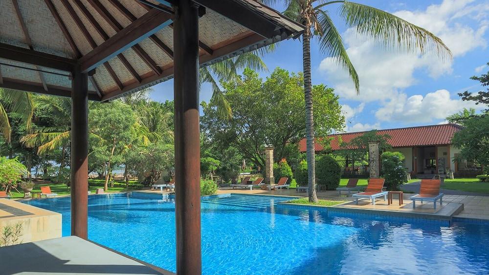 The Jayakarta Suites Komodo Flores Labuan Bajo Exterior photo