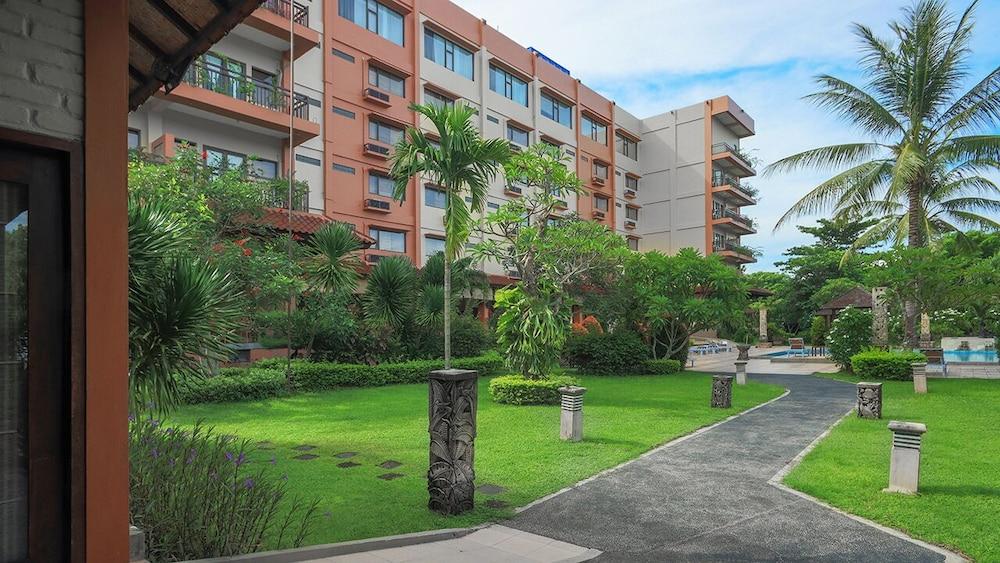 The Jayakarta Suites Komodo Flores Labuan Bajo Exterior photo